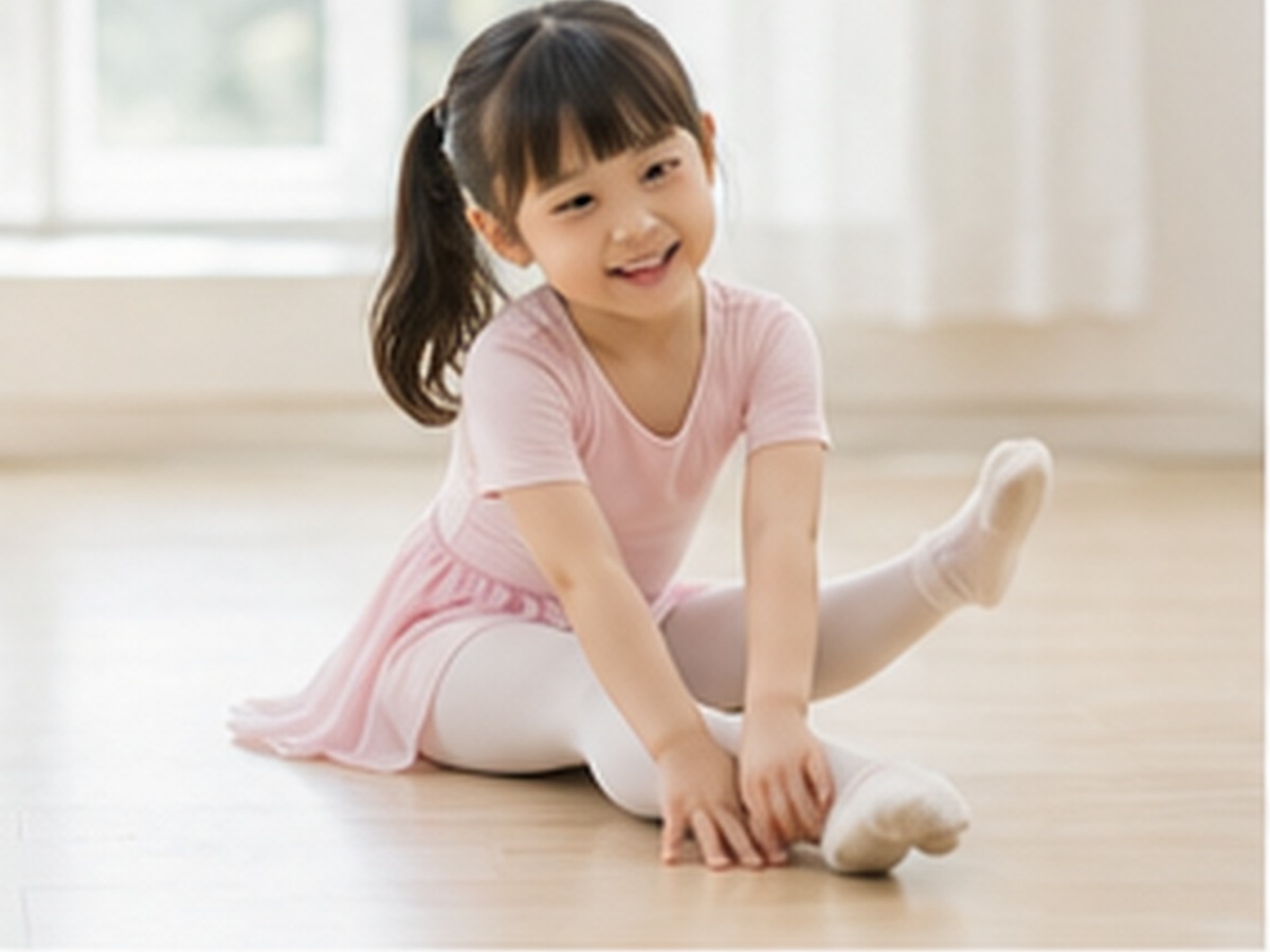 건강검진에서 성장 상태를 점검받는 어린 여자아이