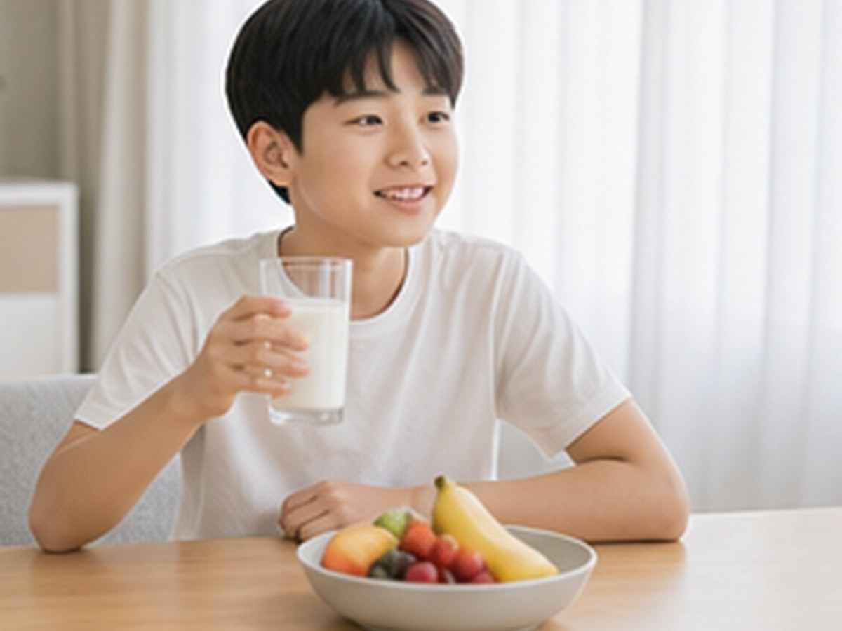 소아청소년과에서 성장에 대해 상담받는 모습