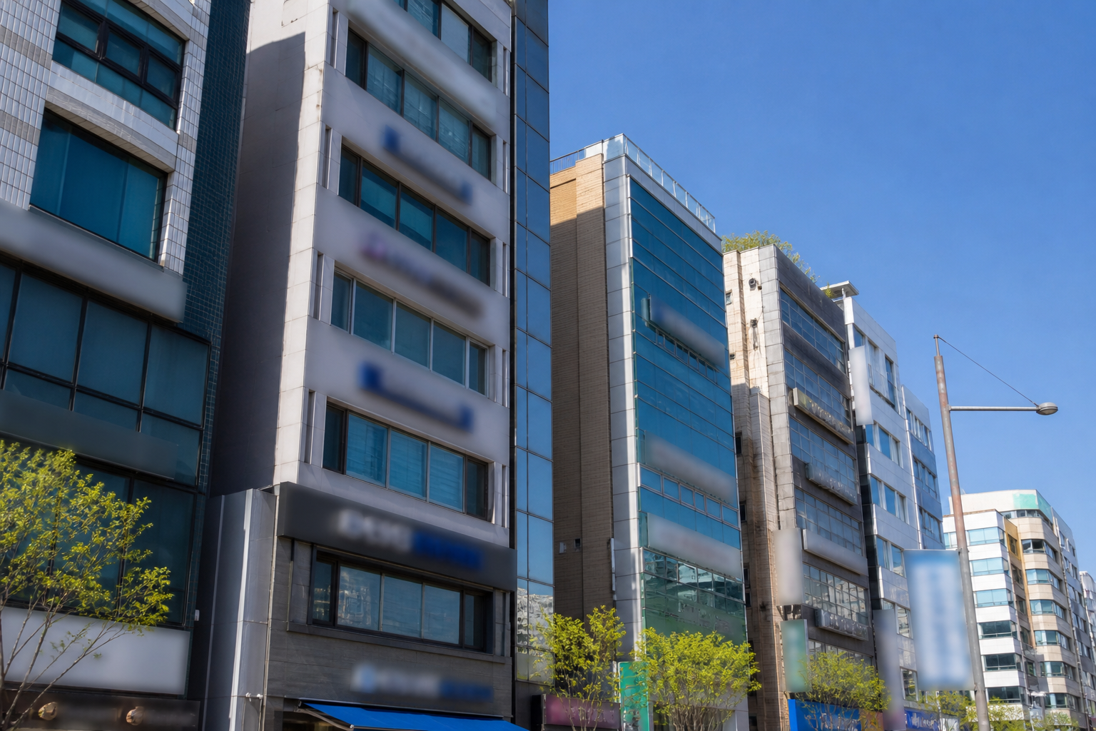 임플란트 수명 판단에 참고하는 치과 정보