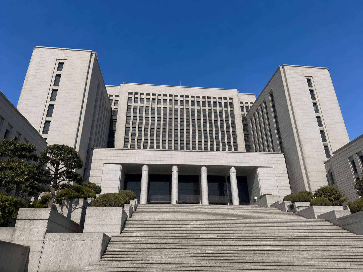음주운전 면허취소 행정소송 준비 자료를 살펴보는 장면